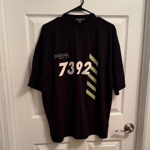 Missguided “7392” Oversized Black Graphic T-Shirt Size 2